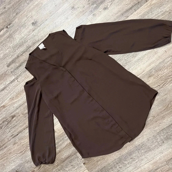 Chico’s • Cold Shoulder Long Sleeve Blouse - Picture 1 of 10